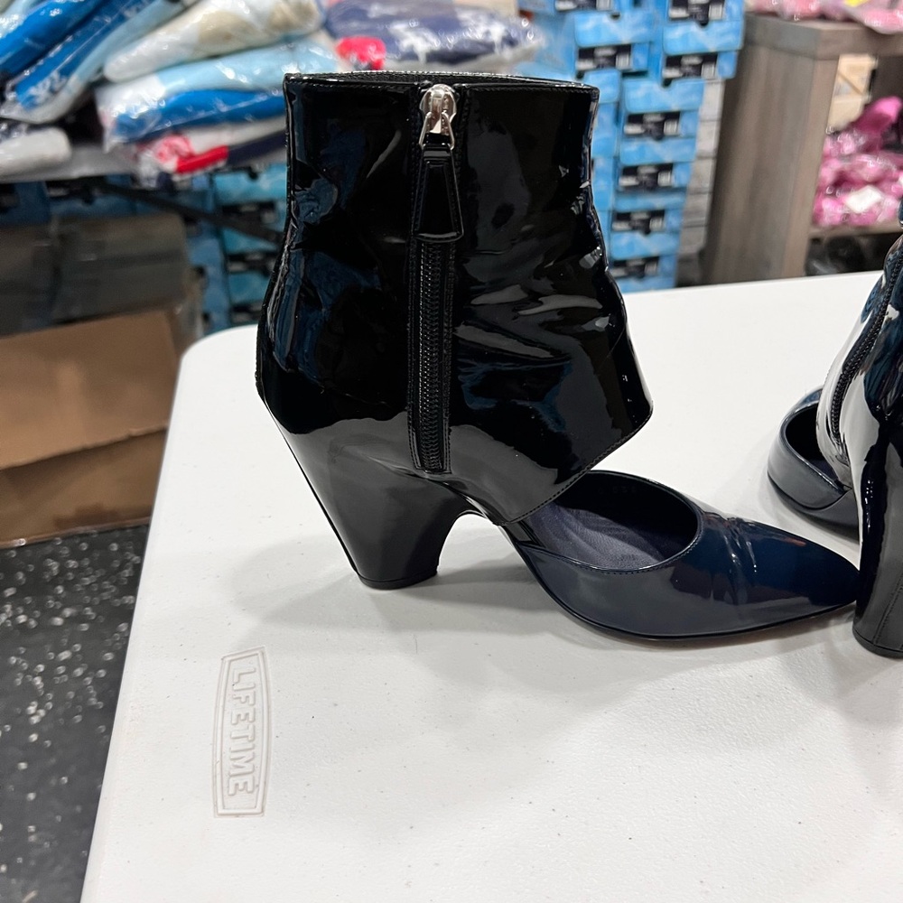 CHANEL Interlocking CC Logo Black and Navy Patent Leather Heeled Boots - Picture 9 of 10